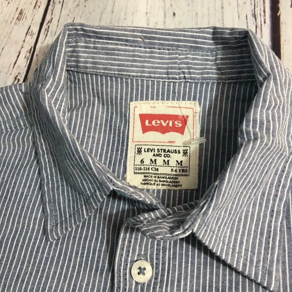 Levi's Kids Gray White Stripped Casual Shirt - Picture 3 of 5